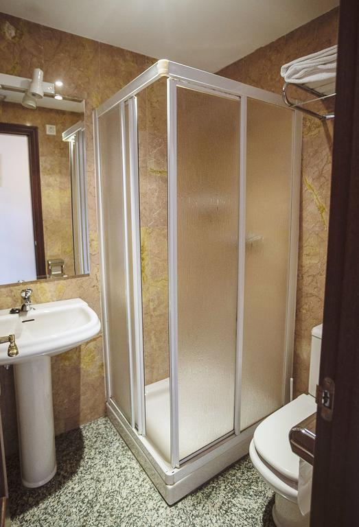 Hostal Plaza Ciudad-Rodrigo Pokoj fotografie
